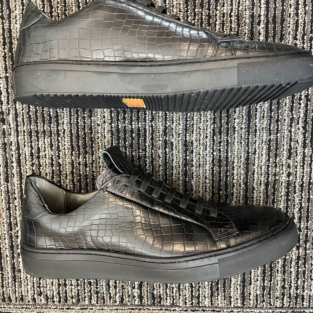 BRAND NEW Gernie New York Sneaker